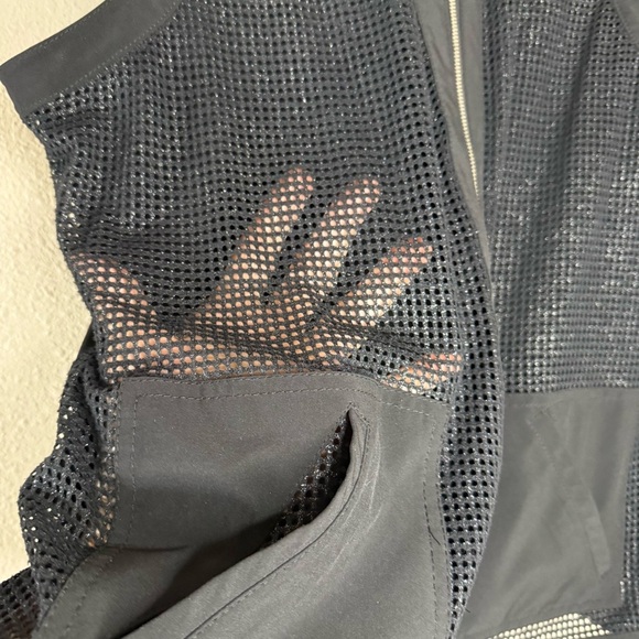 Weekends by Chico’s Mesh Vest Zip Front Casual Black Women’s Sz 10 (Chico’s 1.5) - Picture 3 of 10